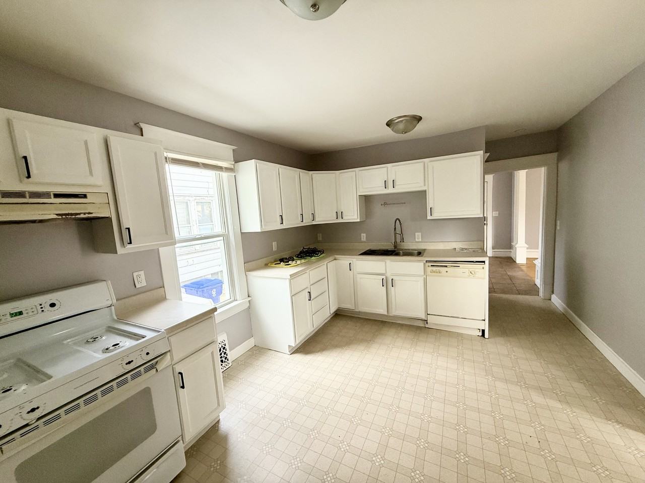 6628 20th Ave - Photo 4 of 9