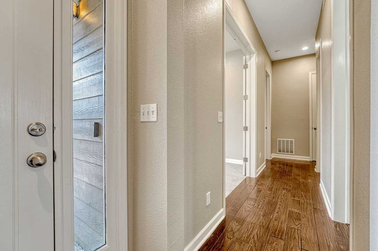 14110 Sierra Ridge Cir - Photo 7 of 49