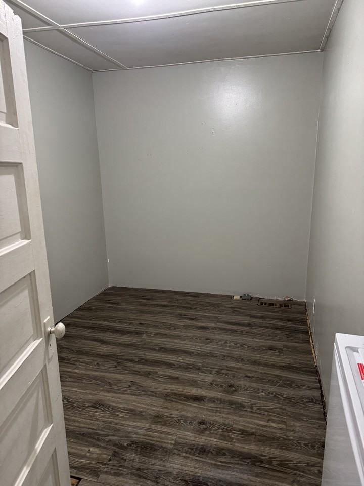 117 E Hibbing Ave - Photo 6 of 9