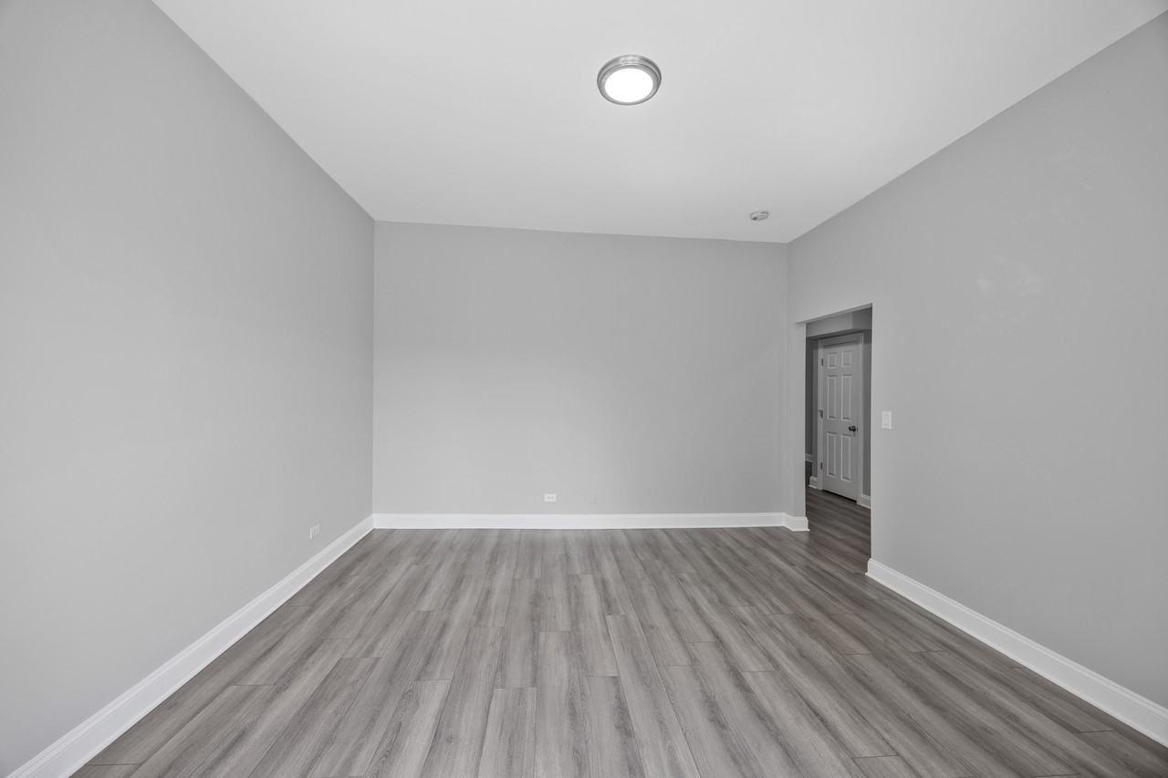 6522 S Ellis Ave #1 - Photo 4 of 16