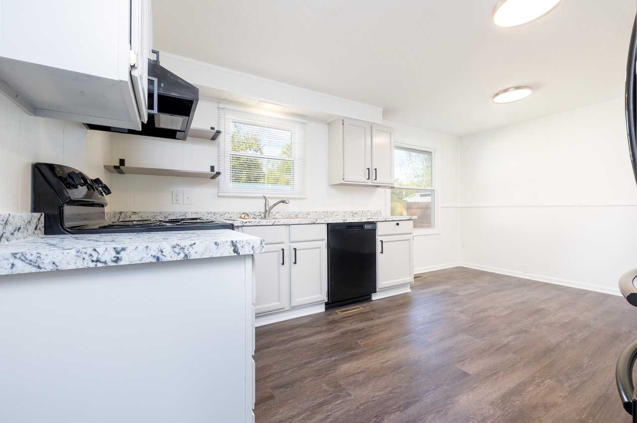 526 Buckeye Ave - Photo 5 of 26