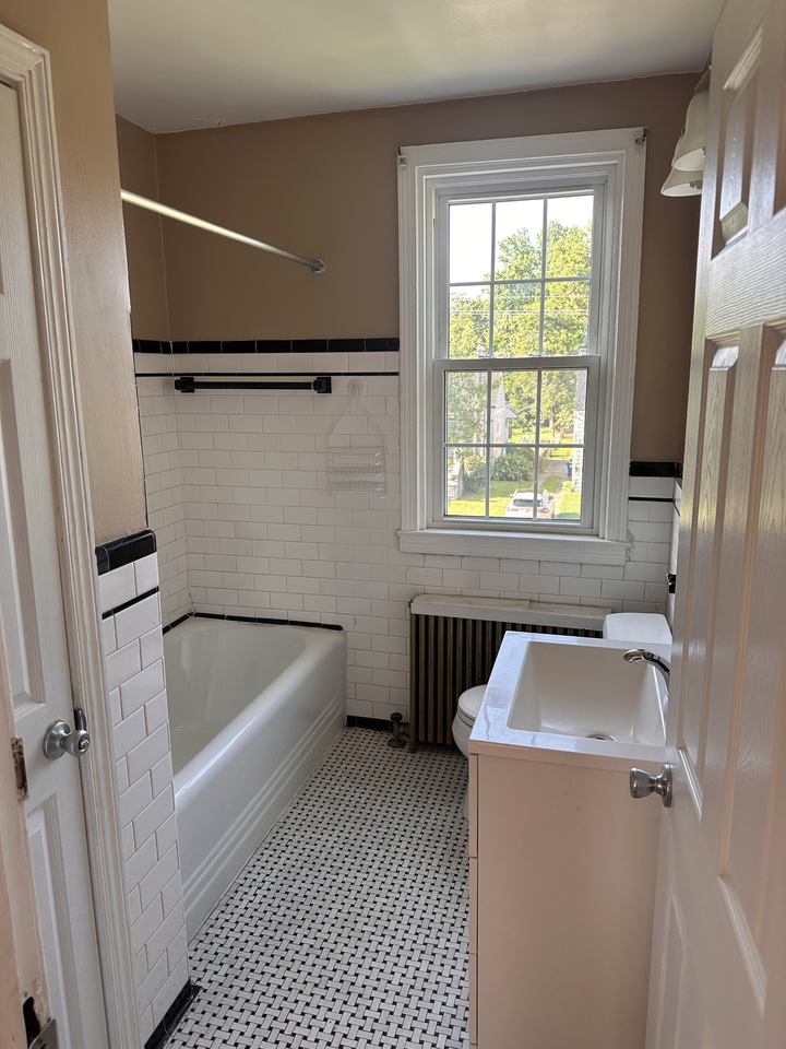 3034 Pinewood Ave - Photo 3 of 8