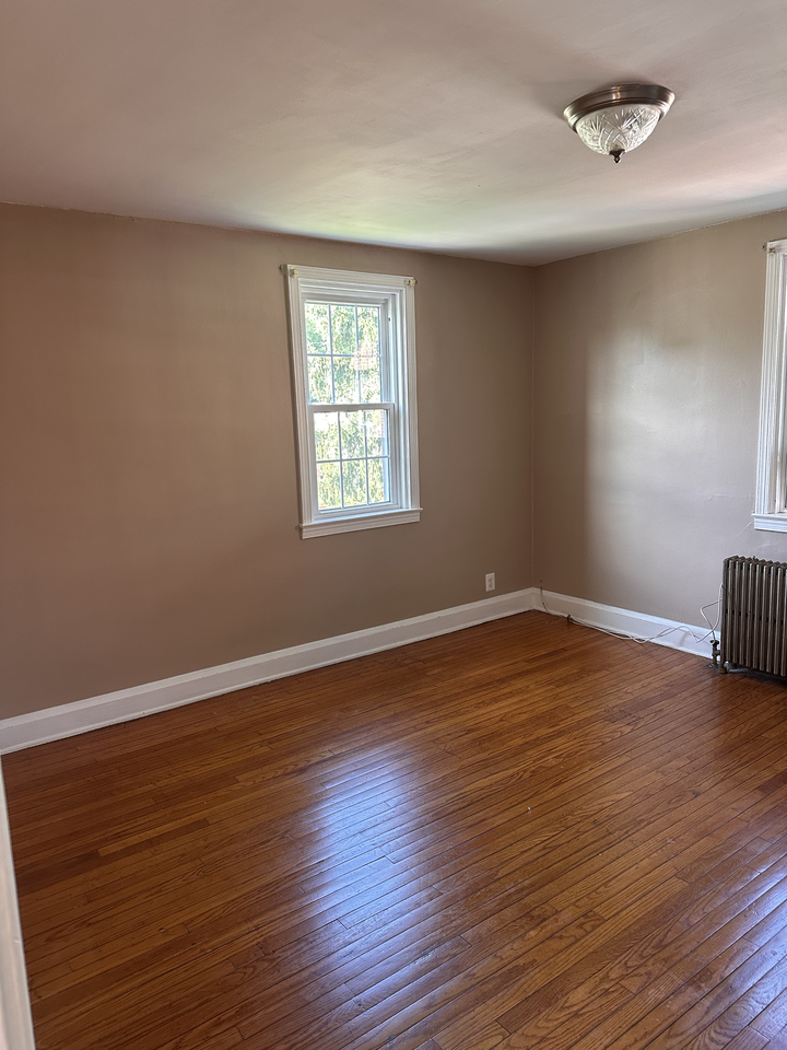 3034 Pinewood Ave - Photo 4 of 8