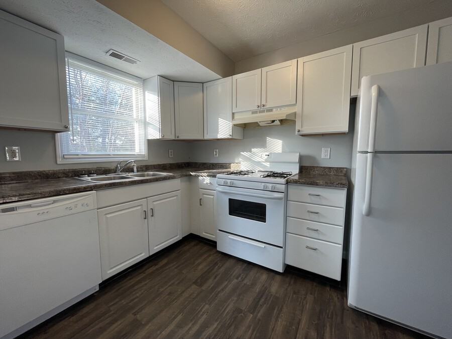 360 Stone Dr #A - Photo 4 of 9