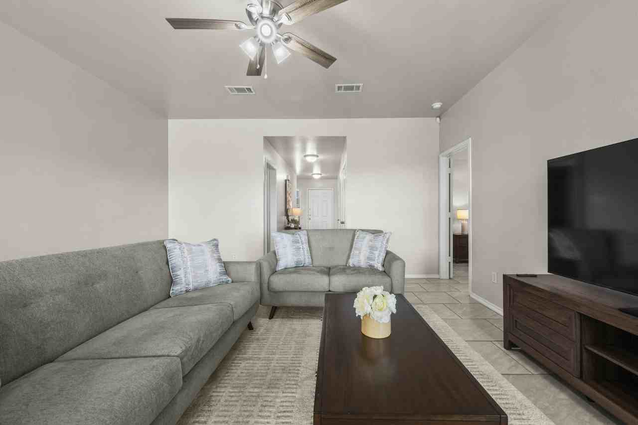 1311 Marlee Cir - Photo 3 of 28