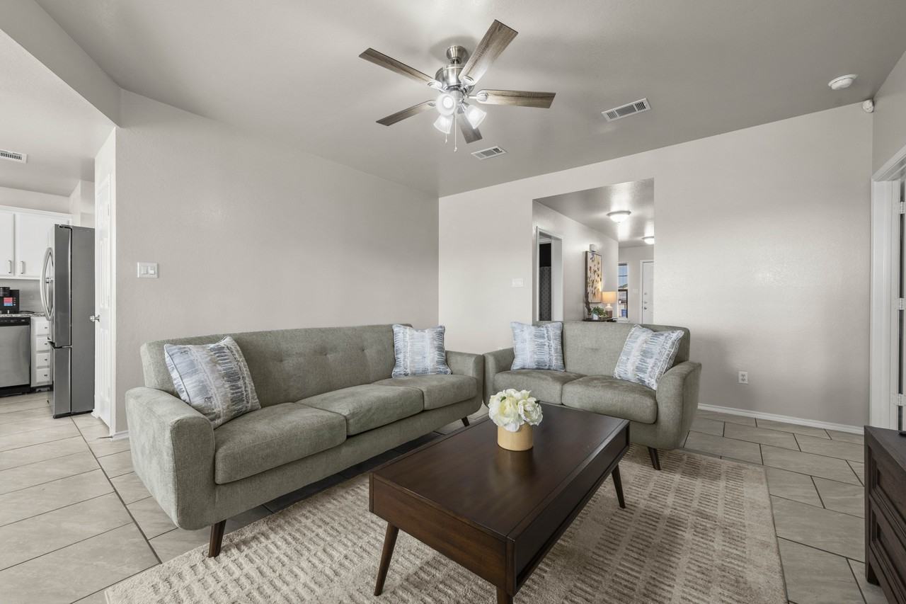 1311 Marlee Cir - Photo 4 of 28