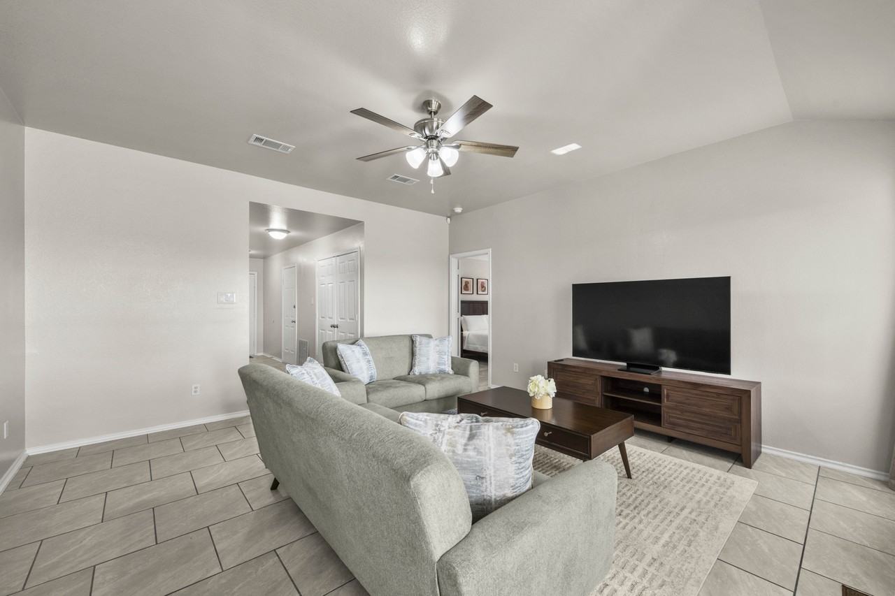 1311 Marlee Cir - Photo 6 of 28