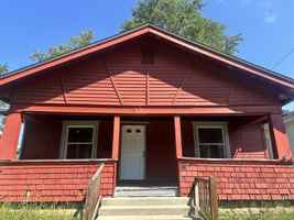featured image of 1114 W 6th St