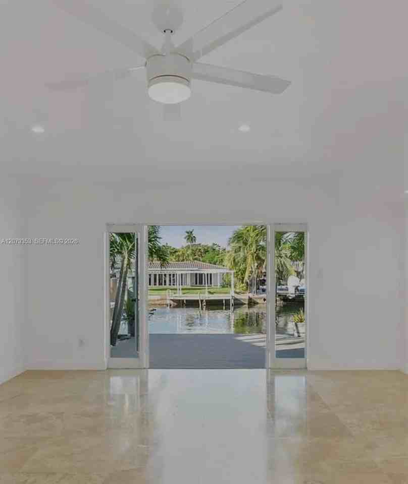 2175 Ne 123rd St - Photo 6 of 9