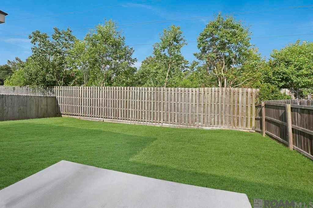 18317 Sunset Park Dr - Photo 5 of 24