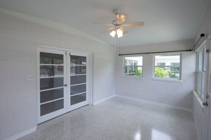 2510 Roxbury Rd - Photo 3 of 18