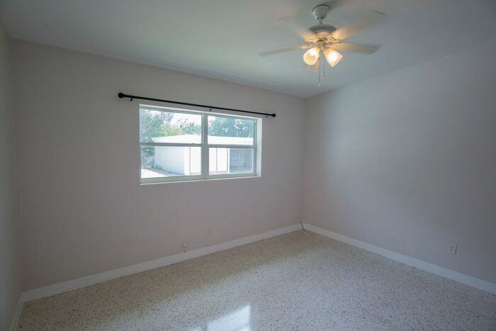 2510 Roxbury Rd - Photo 6 of 18