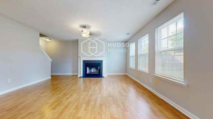 8000 Wesley Farm Dr - Photo 4 of 37