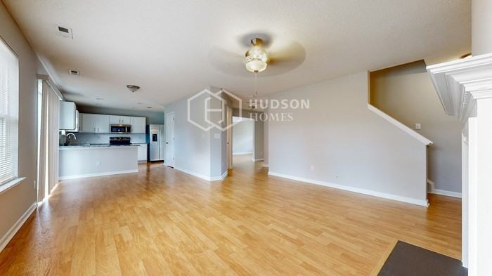 8000 Wesley Farm Dr - Photo 6 of 37