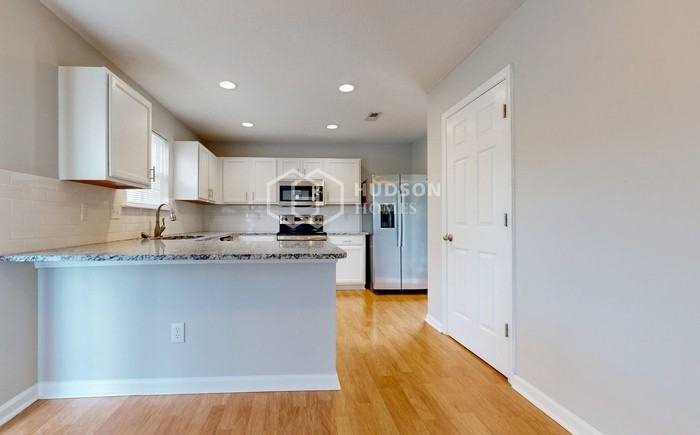 8000 Wesley Farm Dr - Photo 7 of 37
