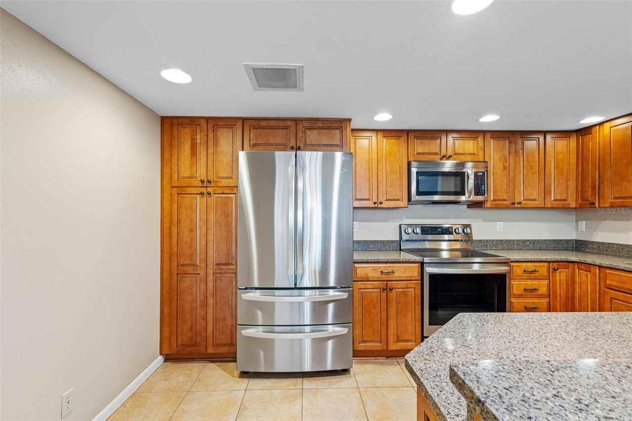 1480 Gulf Blvd #1011 - Photo 6 of 42