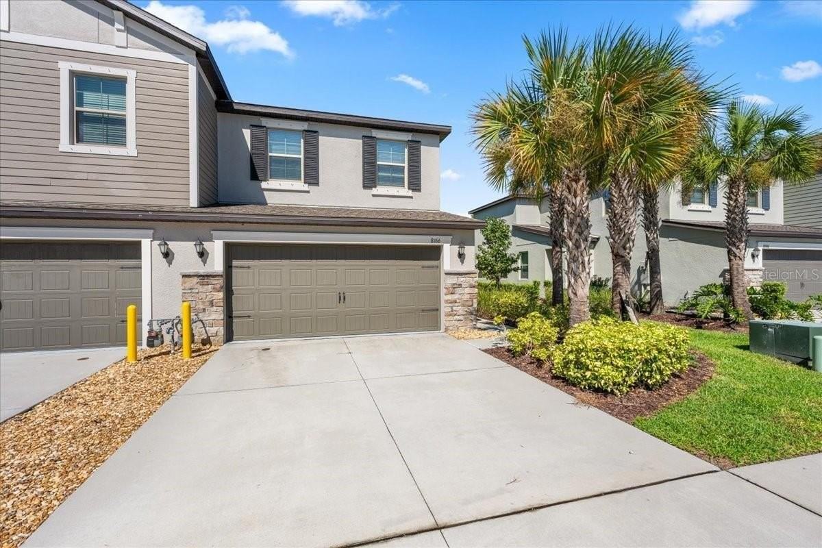 8166 Crescent Oaks Dr - Photo 2 of 50