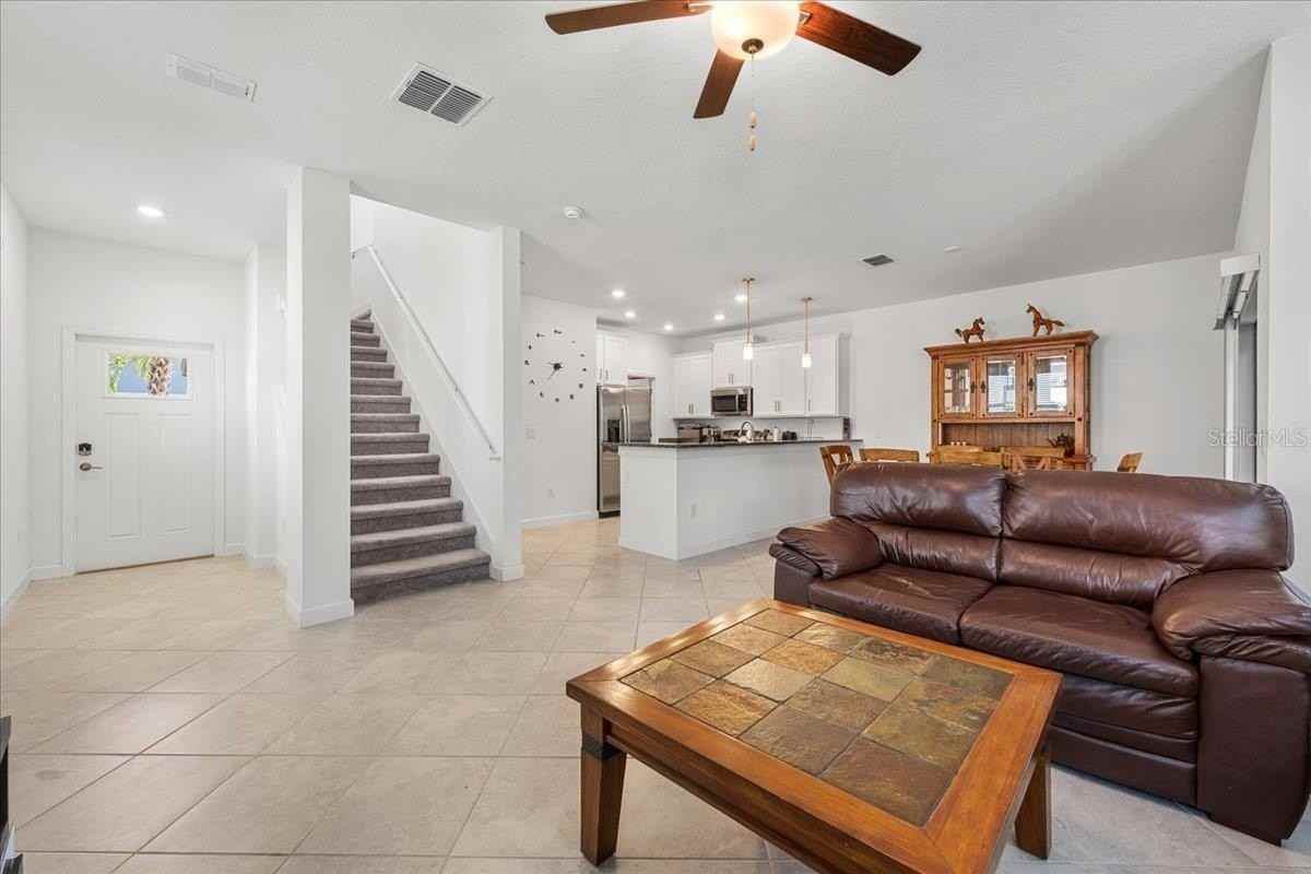 8166 Crescent Oaks Dr - Photo 6 of 50