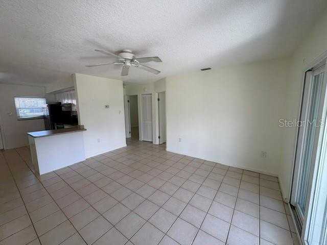 13934 Sommers Ave - Photo 5 of 16