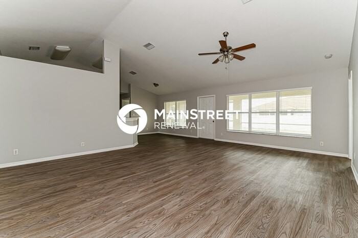 3909 Ne 9th Pl - Photo 3 of 16
