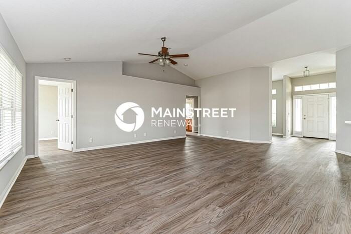 3909 Ne 9th Pl - Photo 4 of 16