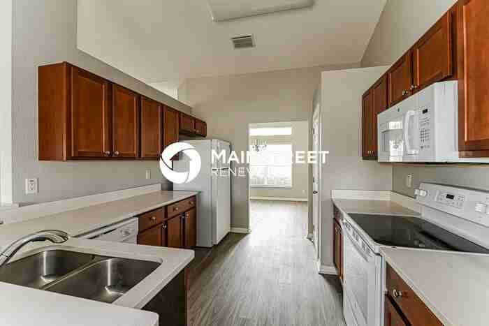 3909 Ne 9th Pl - Photo 6 of 16