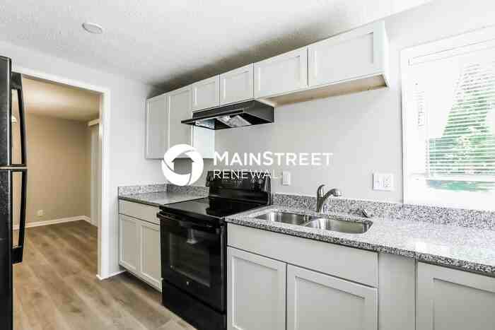 10202 W 88th Ter - Photo 7 of 16