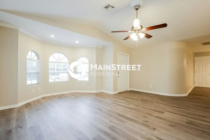 3855 Heyburn St - Photo 3 of 16