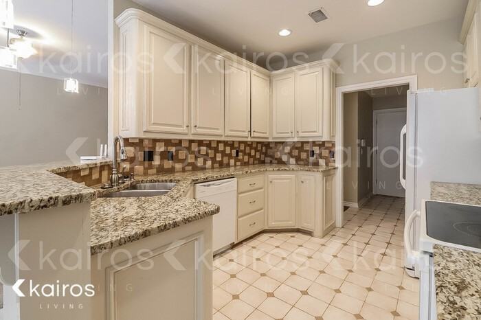 1320 Sw 121st Pl - Photo 6 of 16