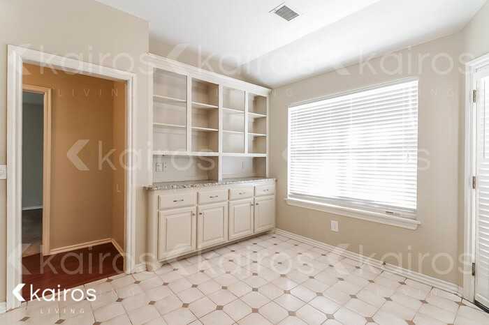 1320 Sw 121st Pl - Photo 7 of 16