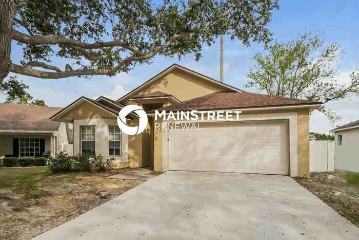 2936 Canoe Cir - Photo 2 of 16