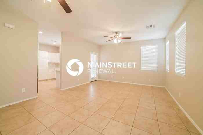 126 N 86th Ln - Photo 4 of 17