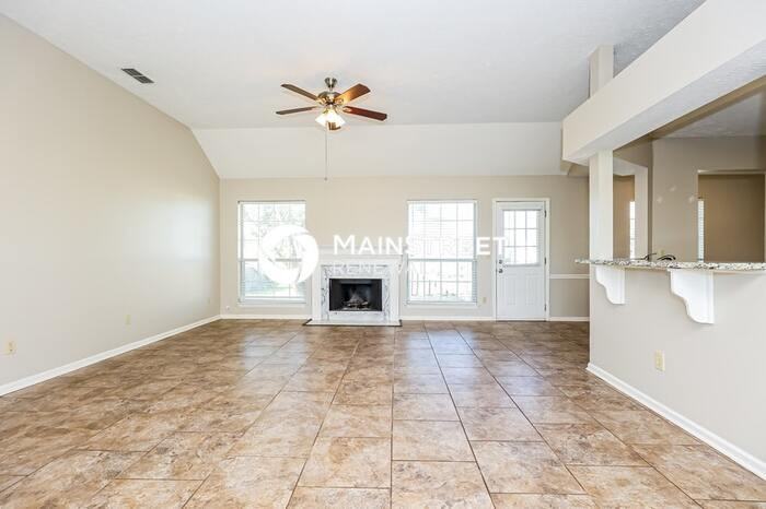 591 Hollandale Rd - Photo 3 of 16