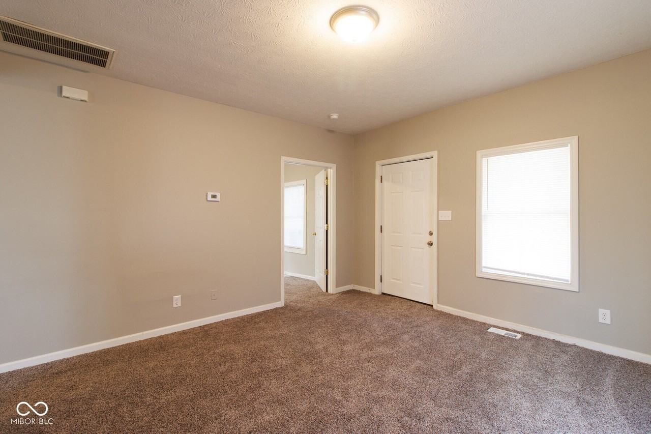 2622 Delaware St - Photo 4 of 16