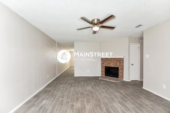 1708 Beau Ct - Photo 2 of 16