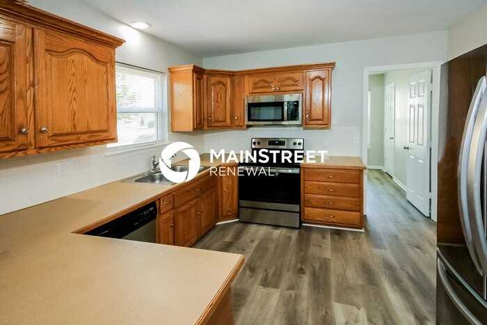 11210 N Ditman Ave - Photo 5 of 17