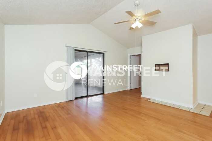 11167 Caroline Crest Dr - Photo 3 of 16
