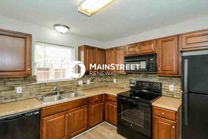 1005 Arlene Dr - Photo 6 of 17