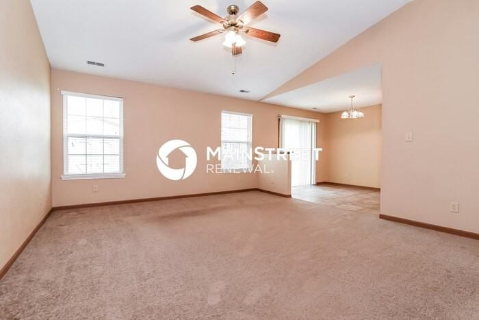 7485 Grandview Dr - Photo 2 of 16