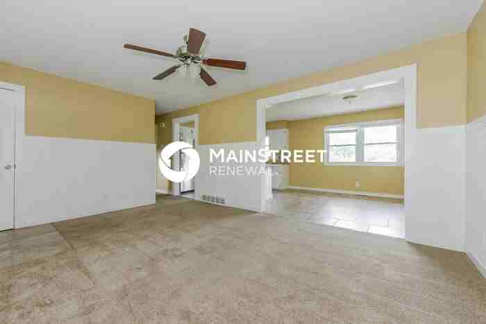 2704 S 16th St - Photo 6 of 17
