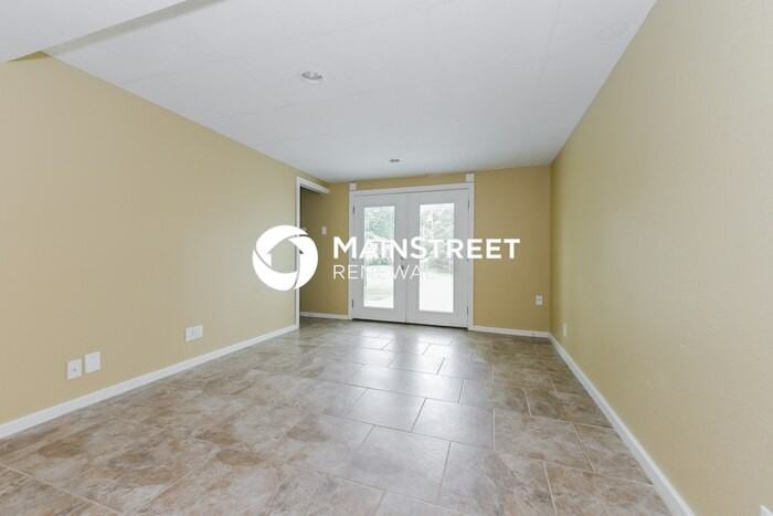 2704 S 16th St - Photo 7 of 17