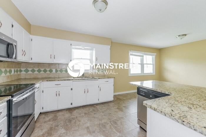 2704 S 16th St - Photo 6 of 17