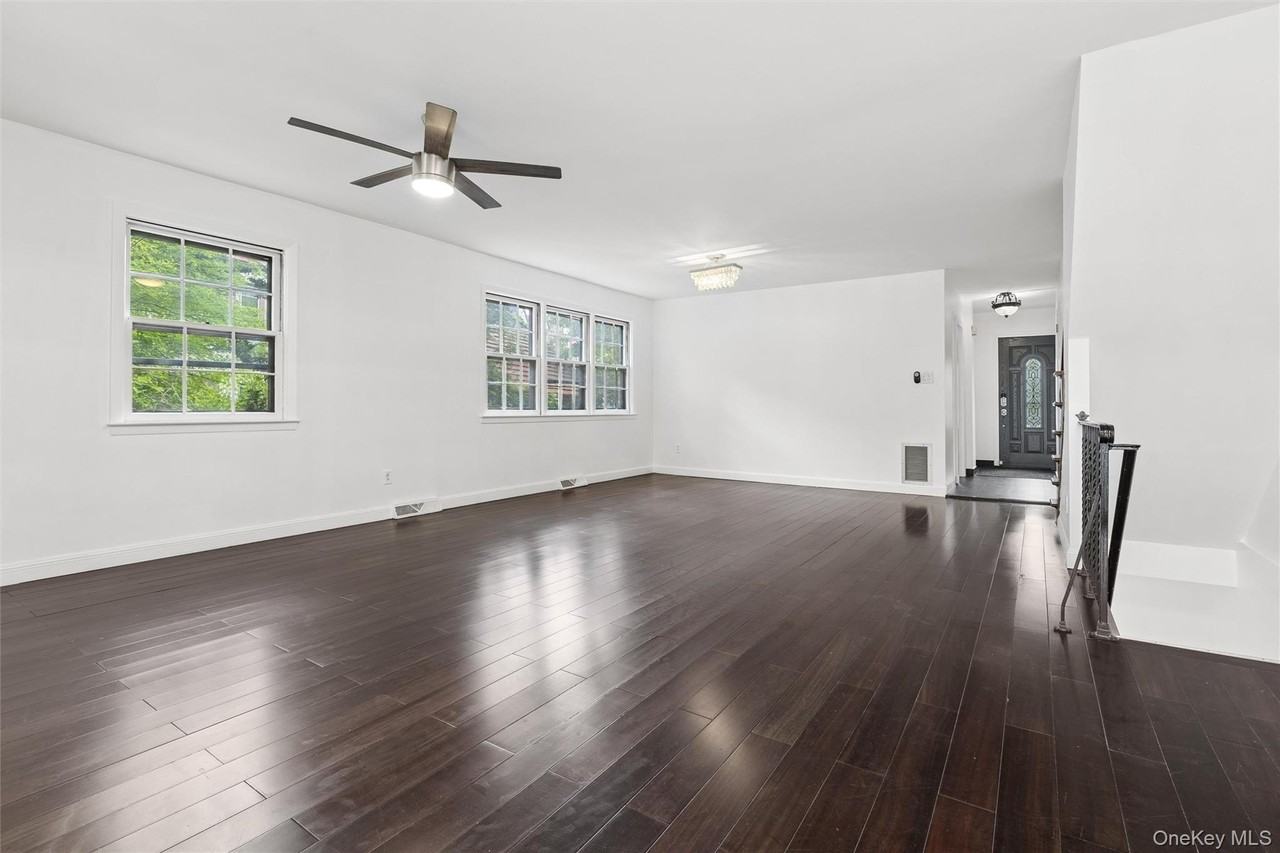 11645 Union Tpke - Photo 7 of 26