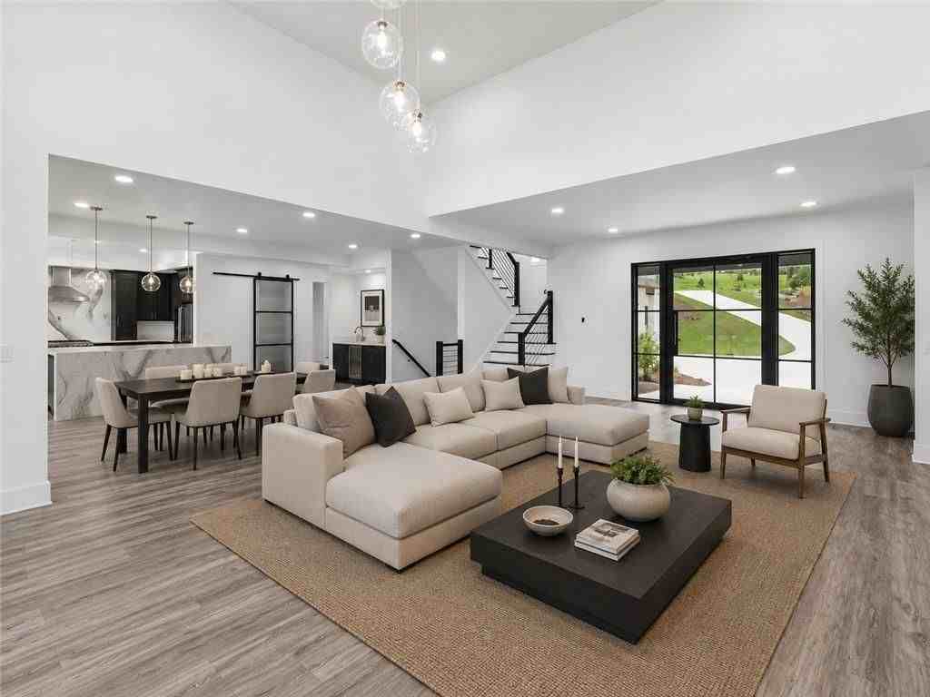 3258 S Bay Dr - Photo 6 of 50