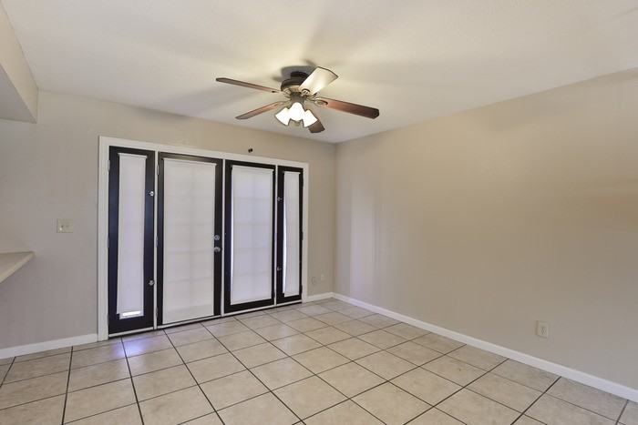 3925 S Mill Ave - Photo 6 of 22