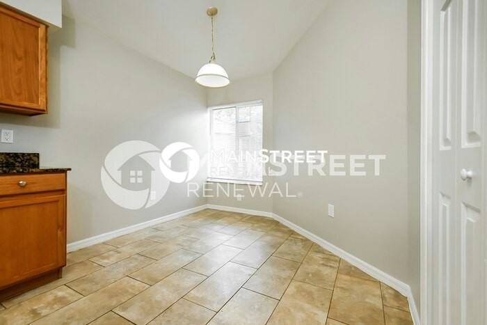 11818 Lynmoor Dr - Photo 5 of 16