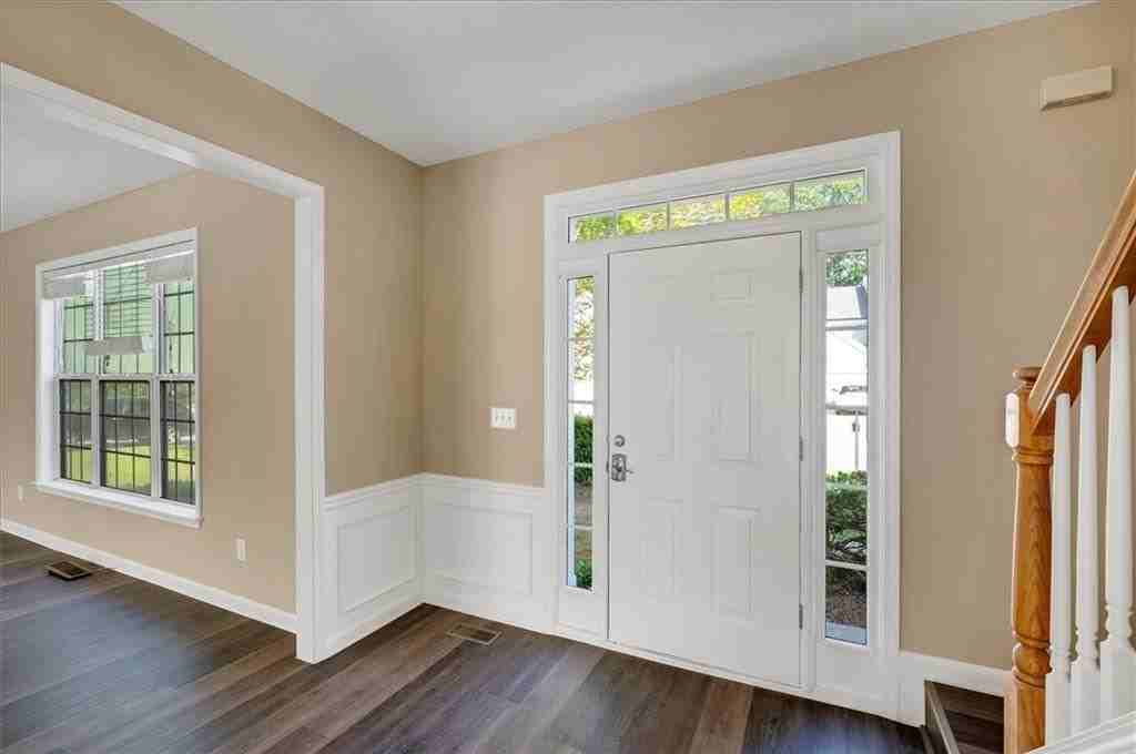 11585 Crossington Rd - Photo 2 of 44