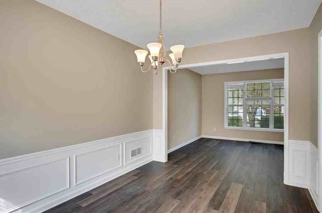 11585 Crossington Rd - Photo 5 of 44