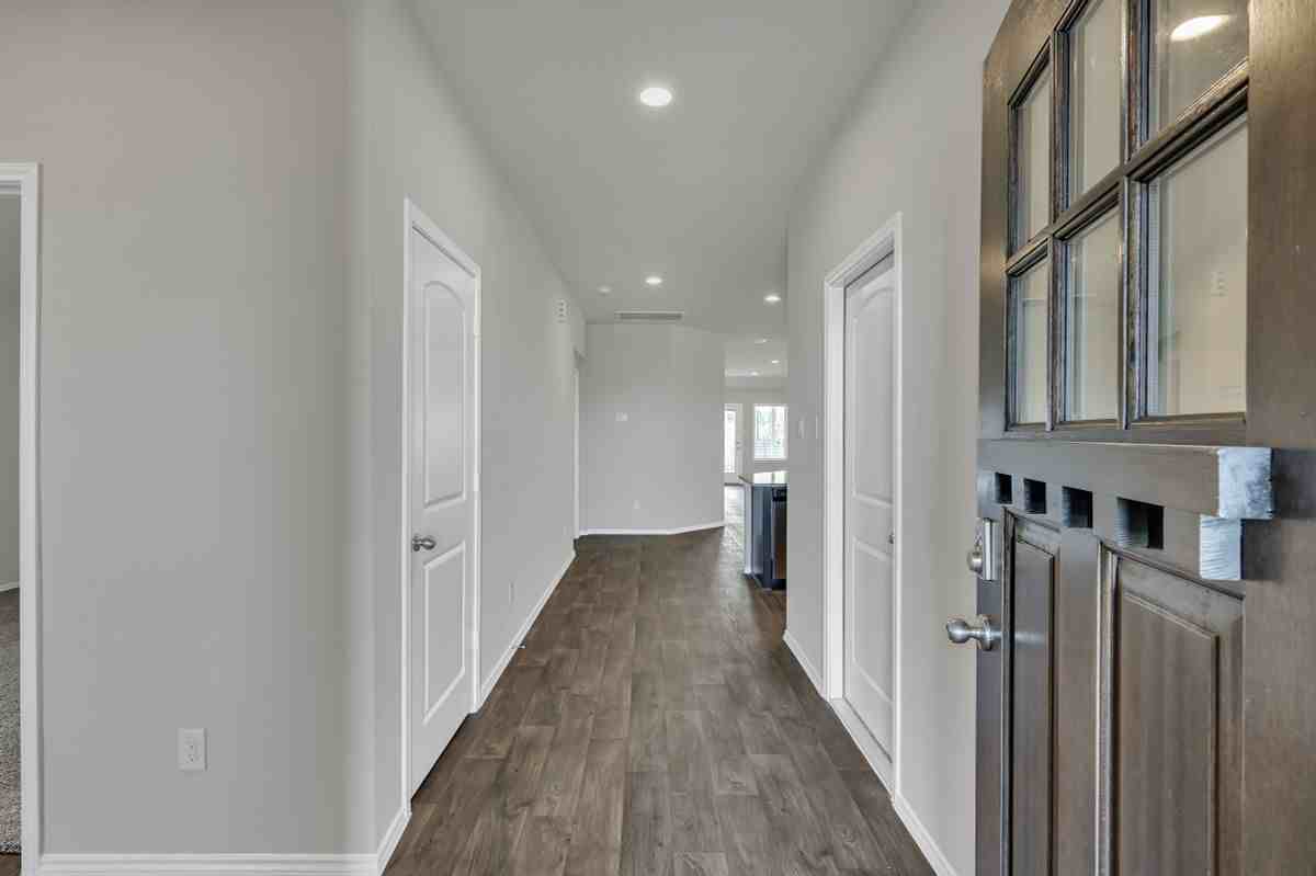 6212 Hendricks Harbor Dr - Photo 3 of 26