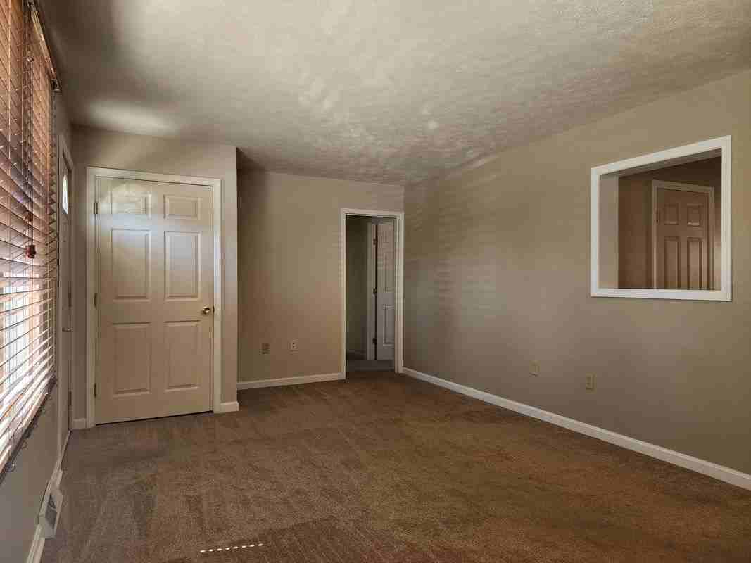739 Stouffer Ave - Photo 4 of 38